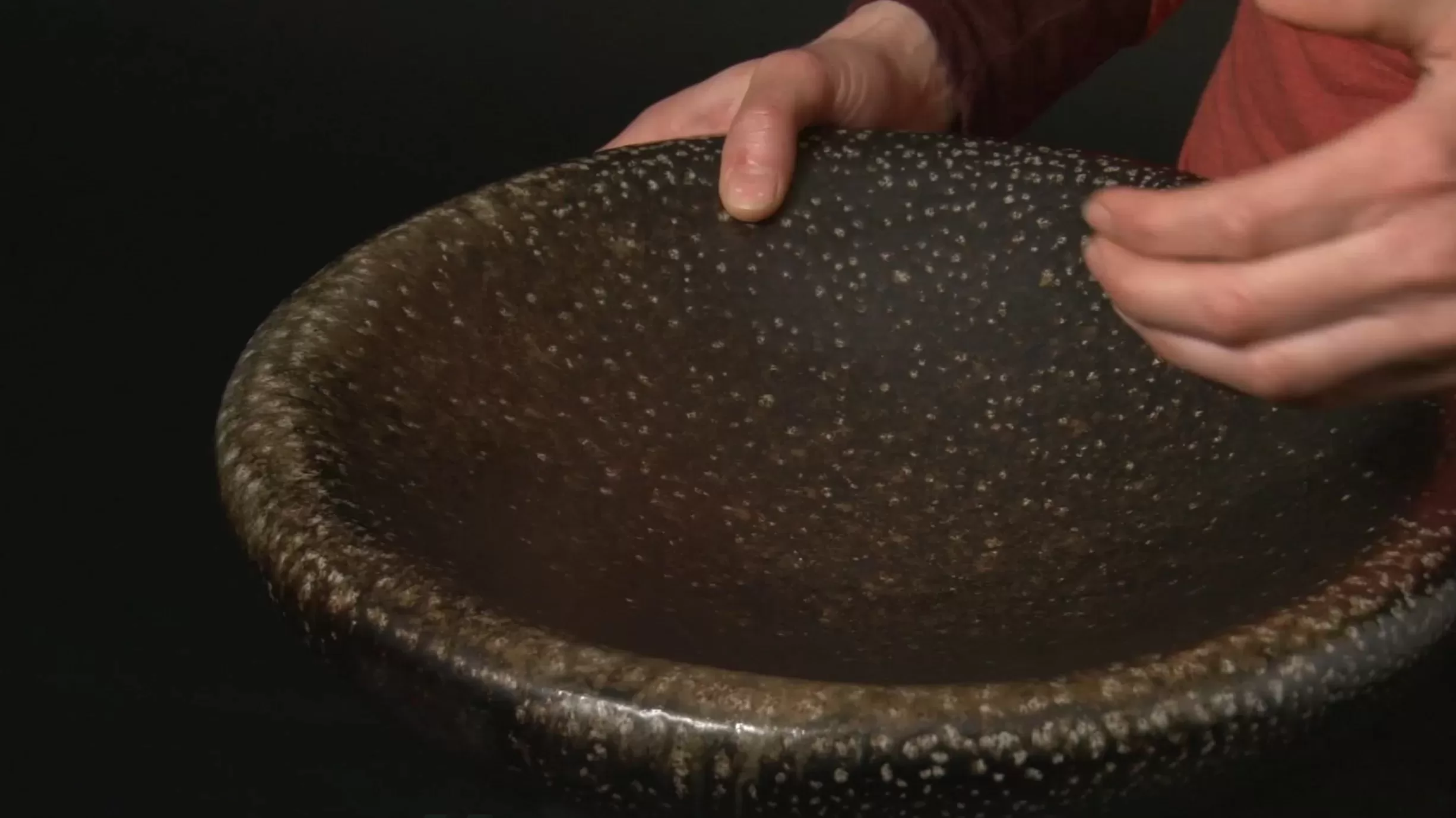 tp amh 1 jpg webp Talking Pots | Anne Mette Hjortshøj | Hollow Dishes hand-built